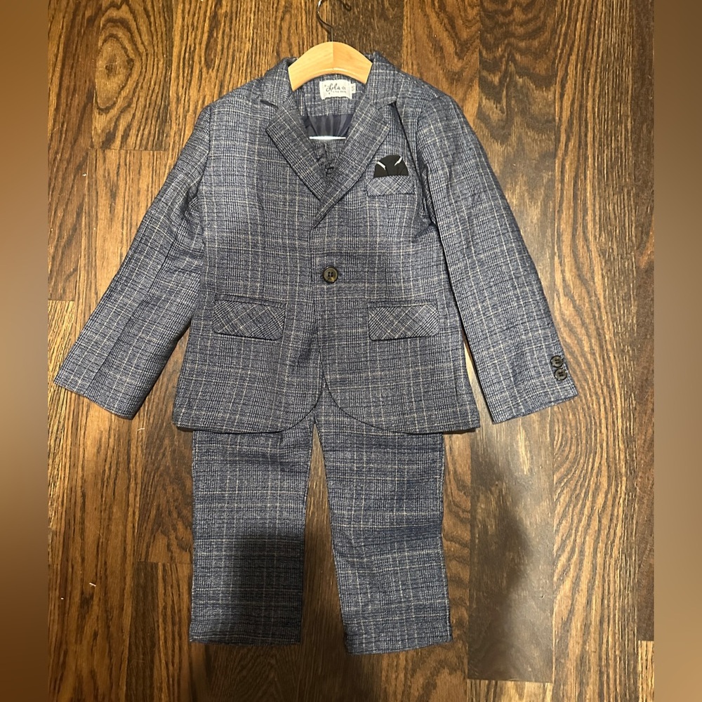 Lola + the Boys suit